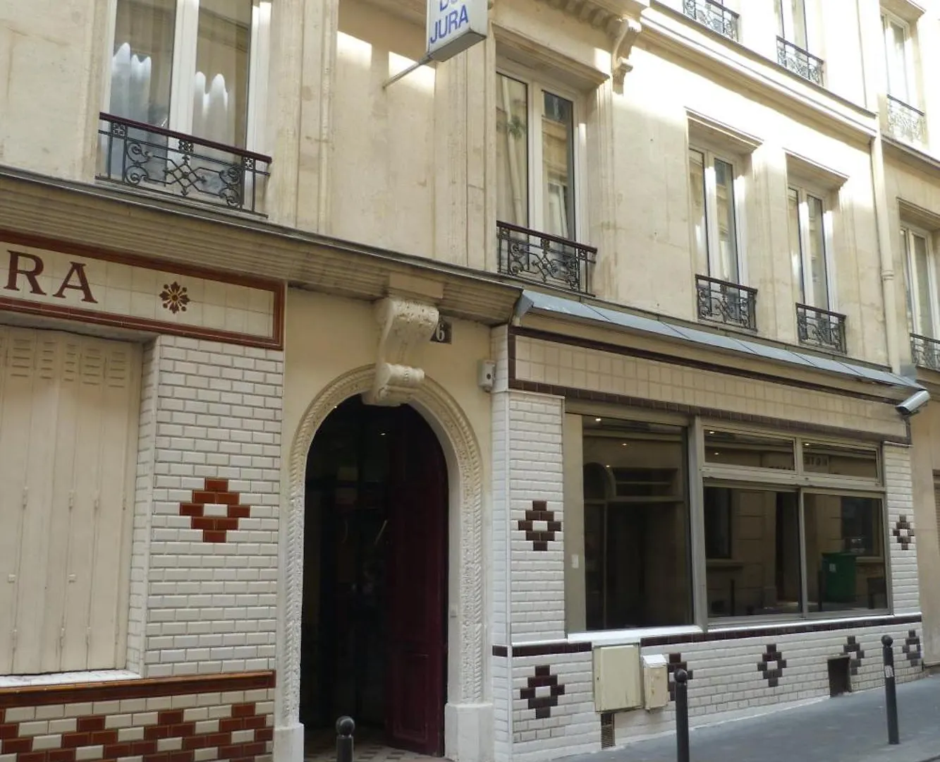 Hotel Du Jura Paris